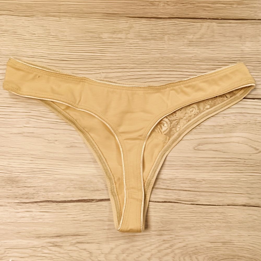 Ferdén csipkés pamut tanga, fényes gumizással