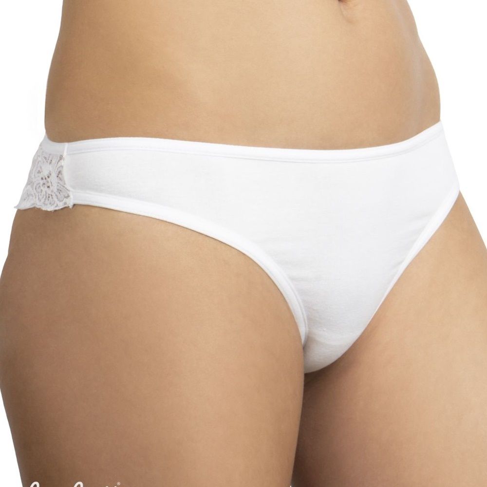 Elasztikus pamut hátoldalán csipkés tanga