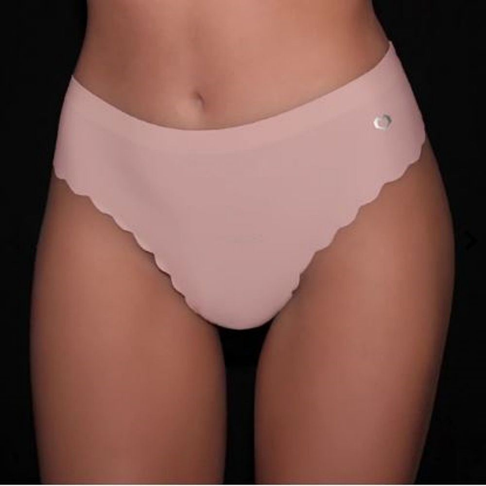 Poppy lézervágott brazil féltanga