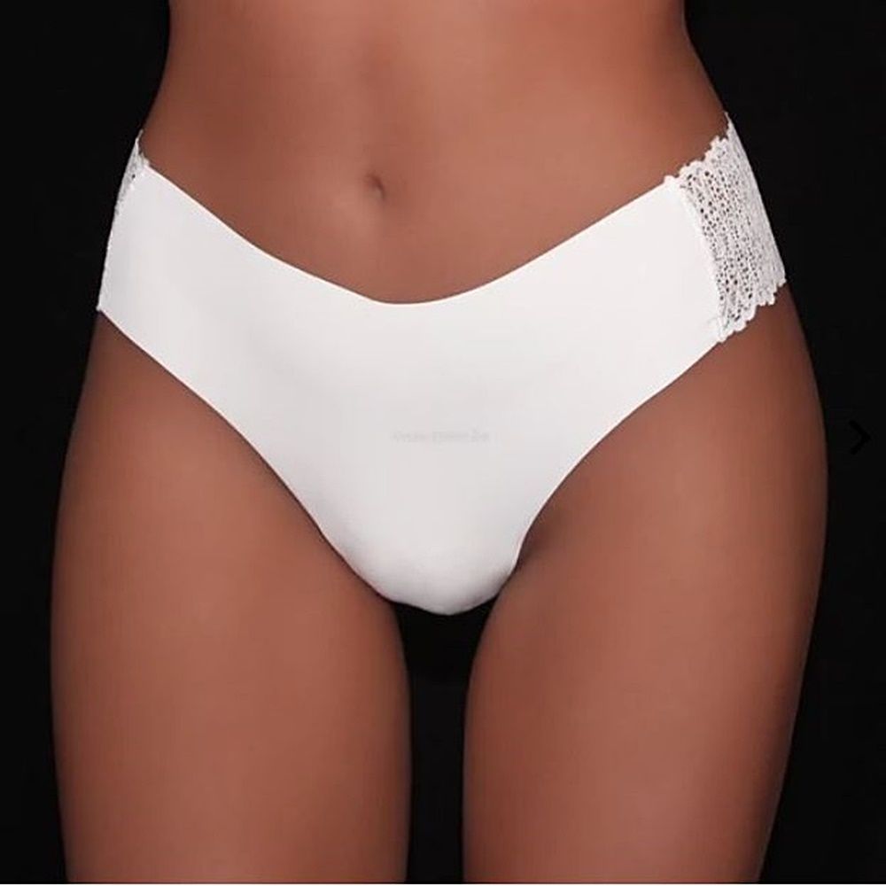 Poppy lézervágott csipkefüles tanga