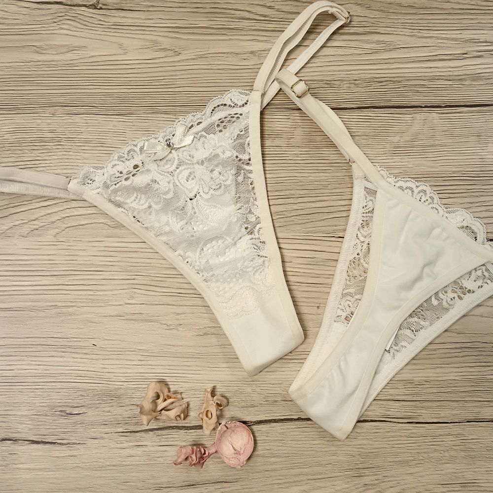 "Flower" csipke tanga masni és strassz díszítéssel (állítható pántos)